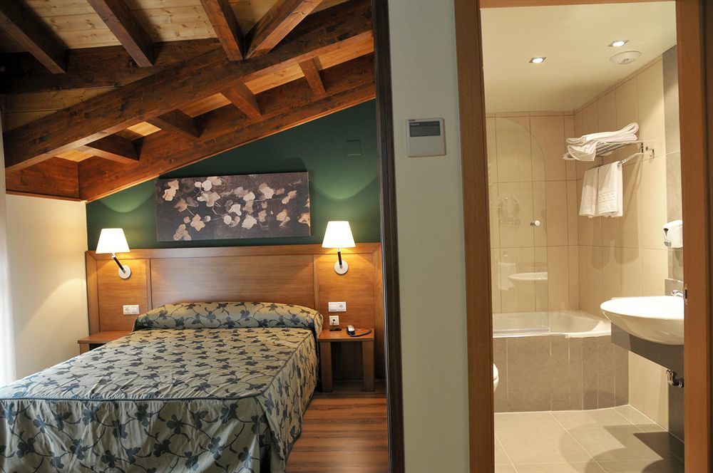 Hotel Milagros Rio Riaza Bagian luar foto