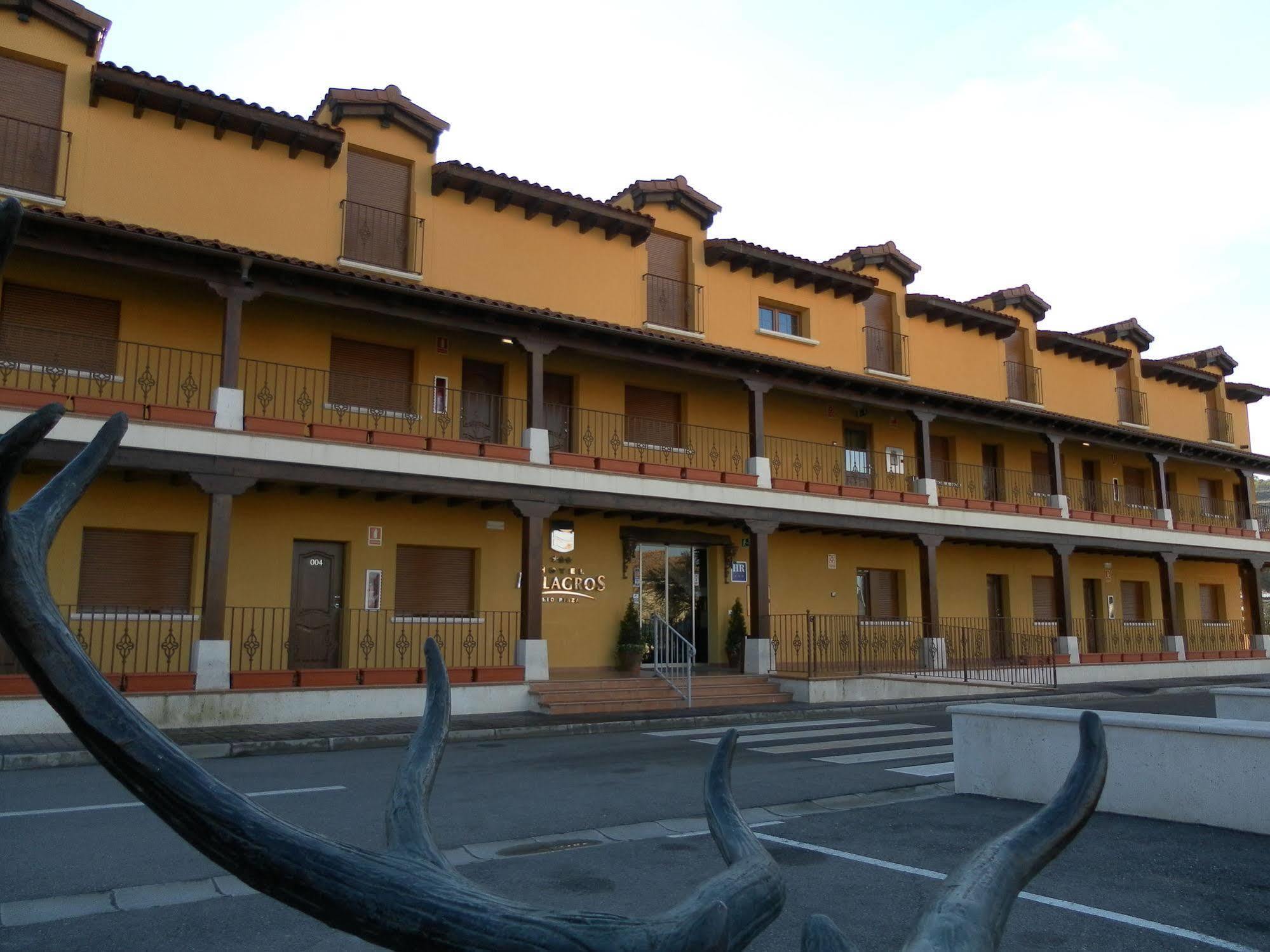 Hotel Milagros Rio Riaza Bagian luar foto