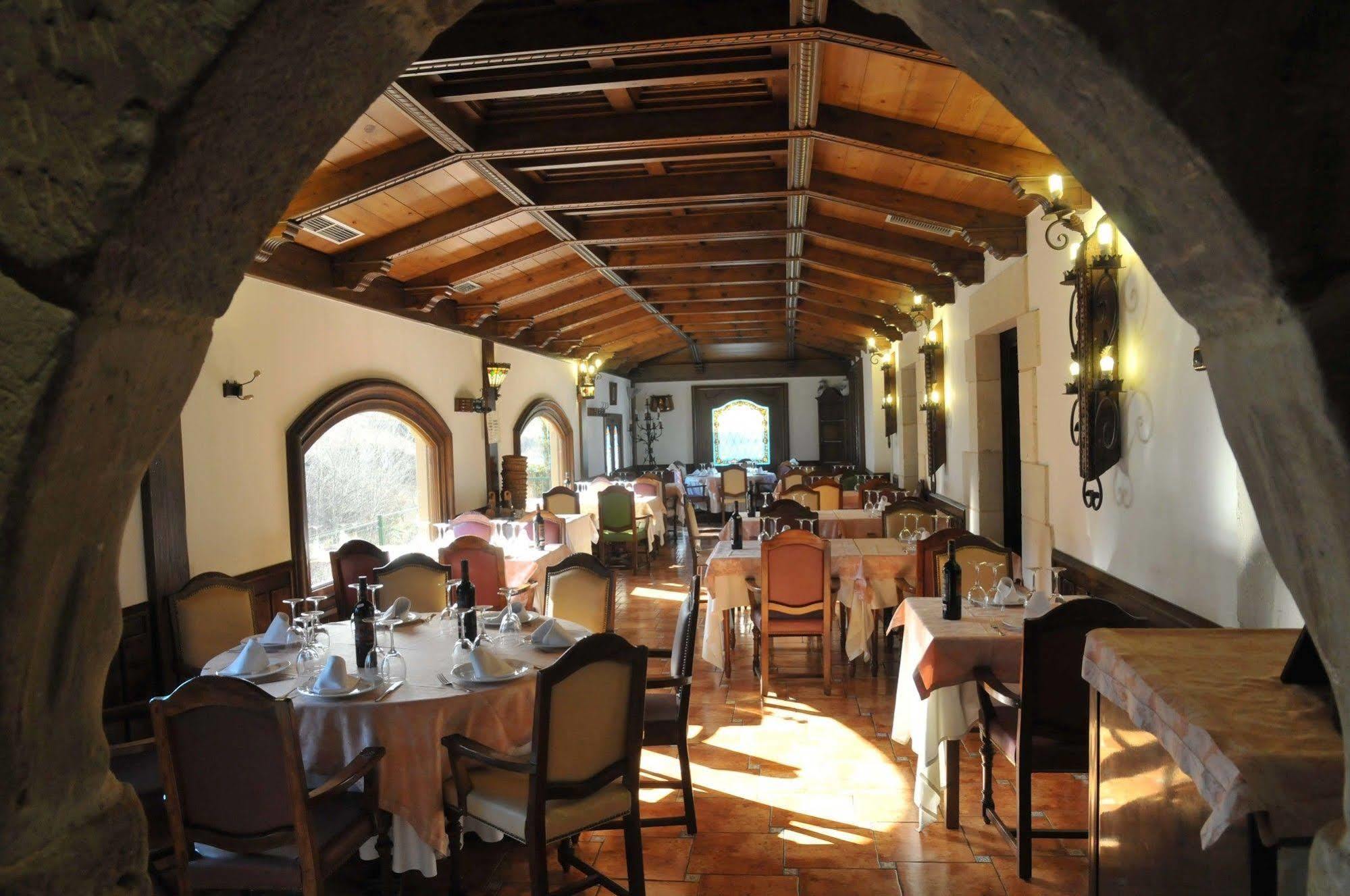 Hotel Milagros Rio Riaza Bagian luar foto